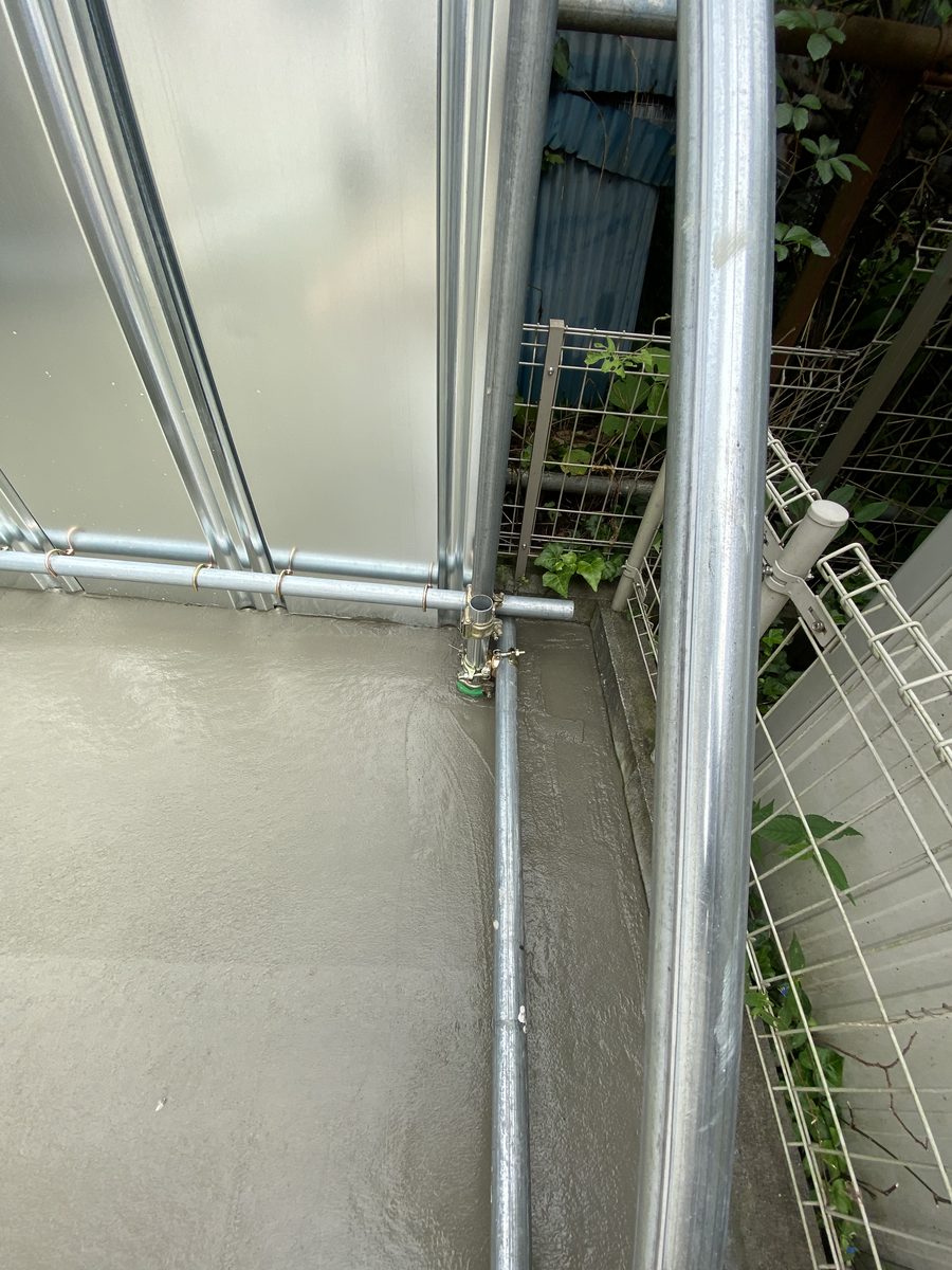 上屋の下まで通した土間の打ち上がり